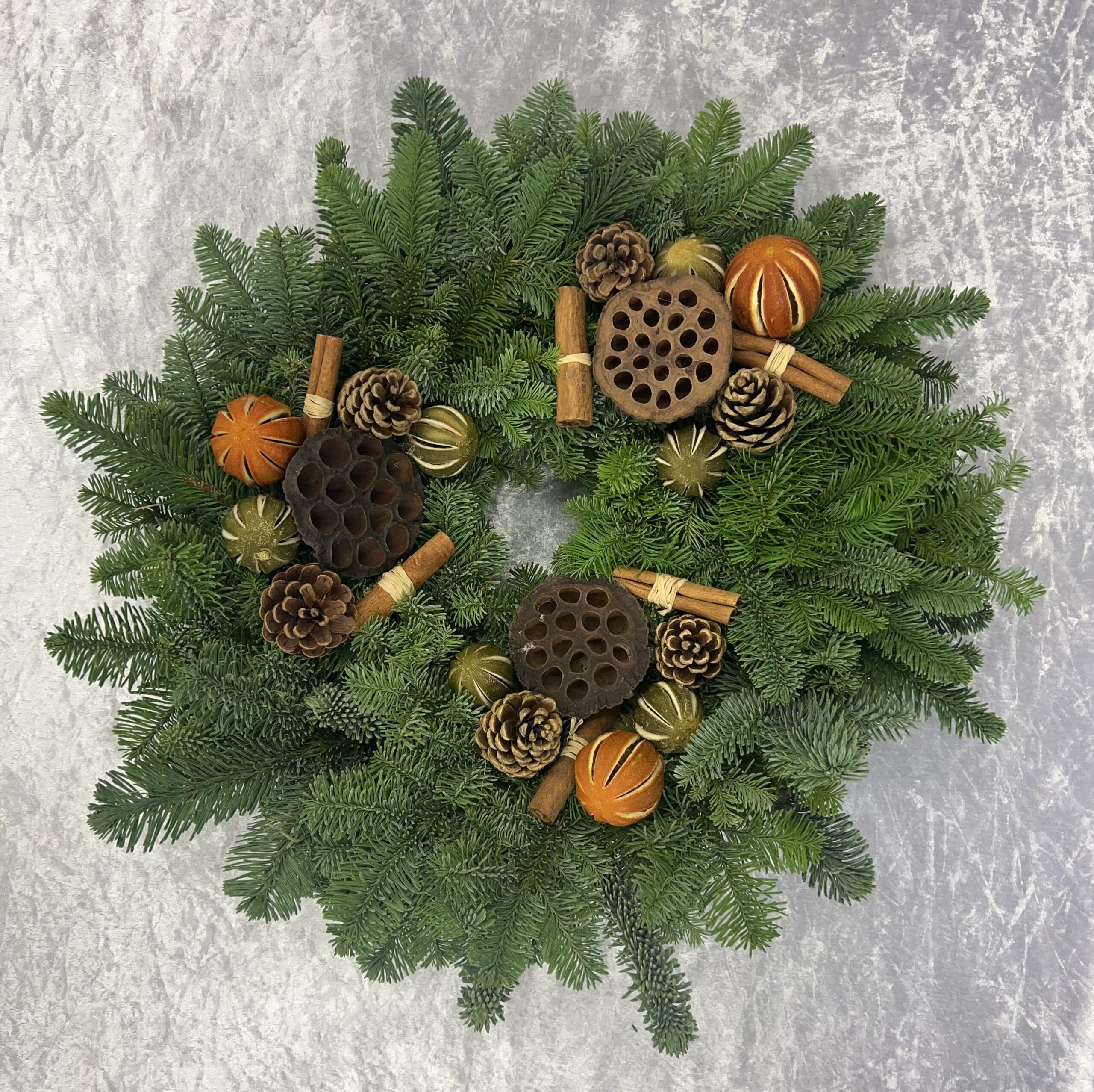 10" Festive Spice Fresh Christmas Wreath